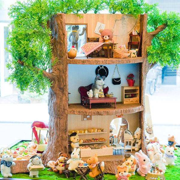 南青山 サロン ド フルール 「はっとりみどり おふくわけ展」